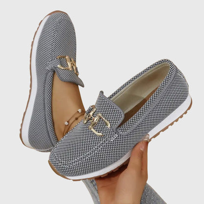 Fabianna | Mocasines para mujer con hebilla y acabado texturizado elegantes | Cómodos