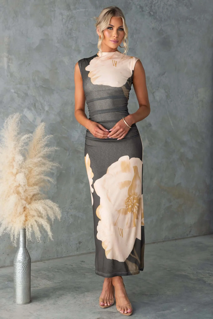 Vestido Diva - Elegancia y pintura sobre tela