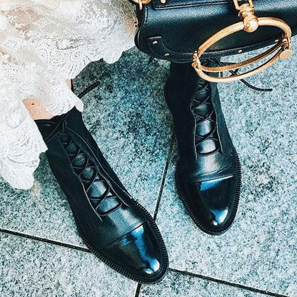 Botas de Cuero con Punta de Charol | Sara™