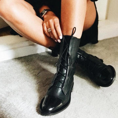 Botas de Cuero con Punta de Charol | Sara™