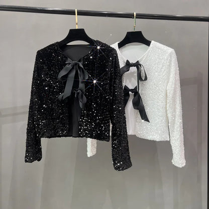 Ava: Blazer Corto con Lentejuelas y Lazo