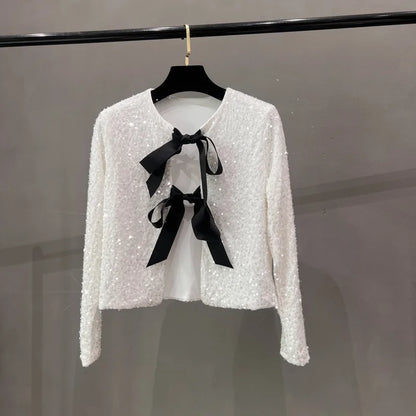 Ava: Blazer Corto con Lentejuelas y Lazo