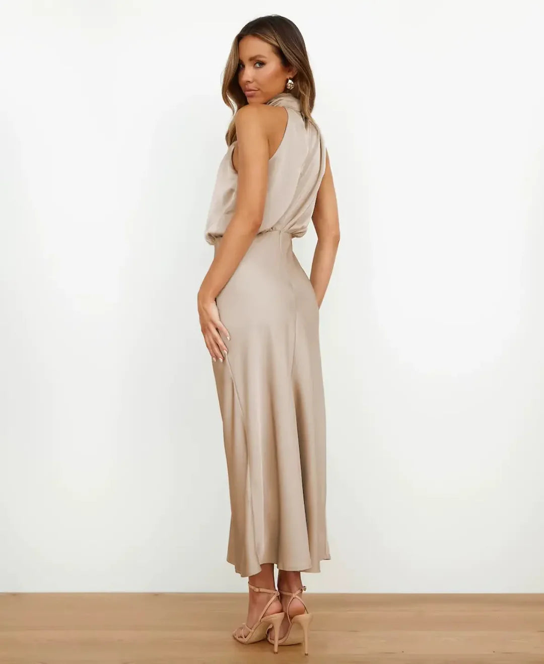 Kattalin | Vestido Midi Elegante de Mujer con Cuello Halter