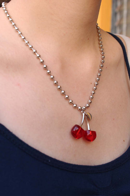 Collar Cereza Plateado