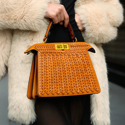 Bolso Estelle de Cuero Trenzado – Cierre Dorado Elegante
