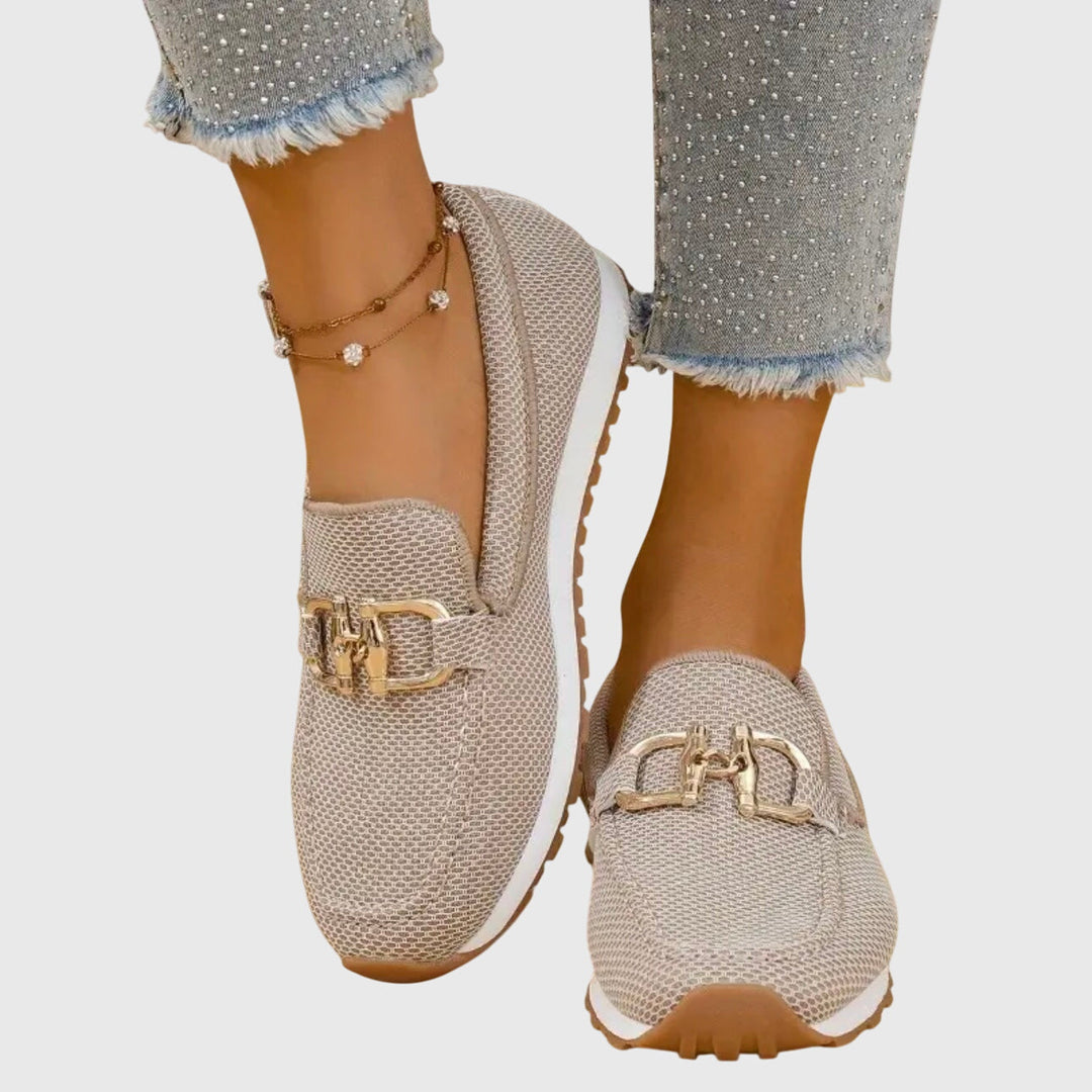 Fabianna | Mocasines para mujer con hebilla y acabado texturizado elegantes | Cómodos