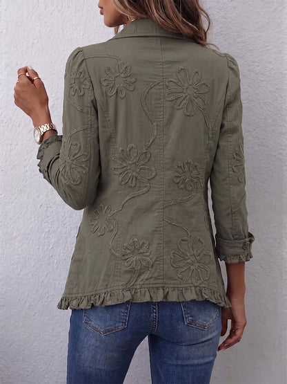 Chaqueta utilitaria de estilo boho-chic con bordados florales y ribetes con volantes
