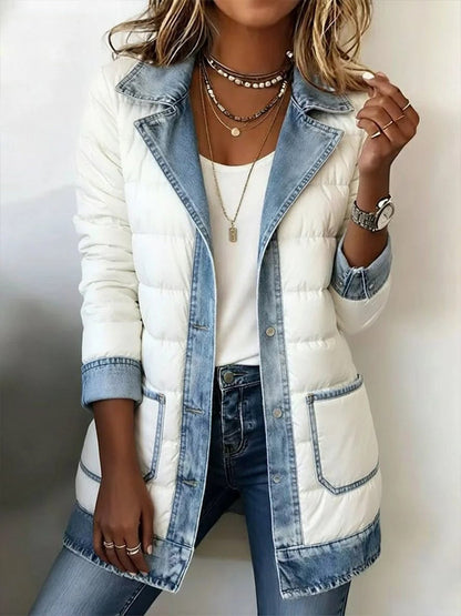 Chaqueta acolchada moderna con inserciones de denim