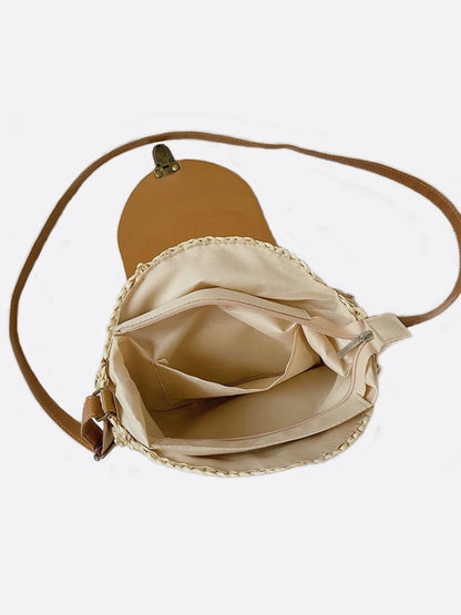 Bolso Redondo de Paja con Solapa Étnica