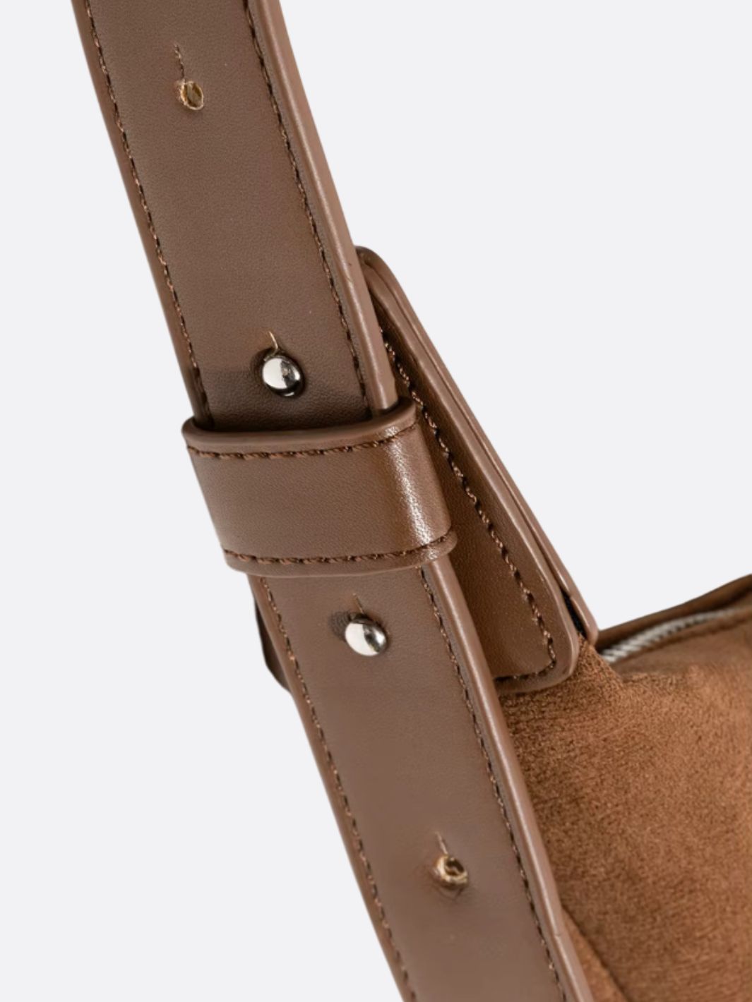 Bolso de Hombro en Forma de Media Luna con Acabado de Ante