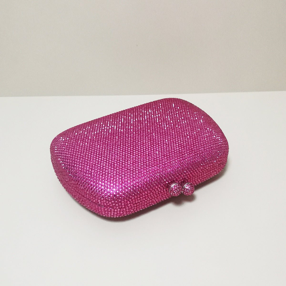 Clutch Fucsia con Cristales – Bolso de Mano Moderno y Brillante para Fiestas y Eventos Nocturnos